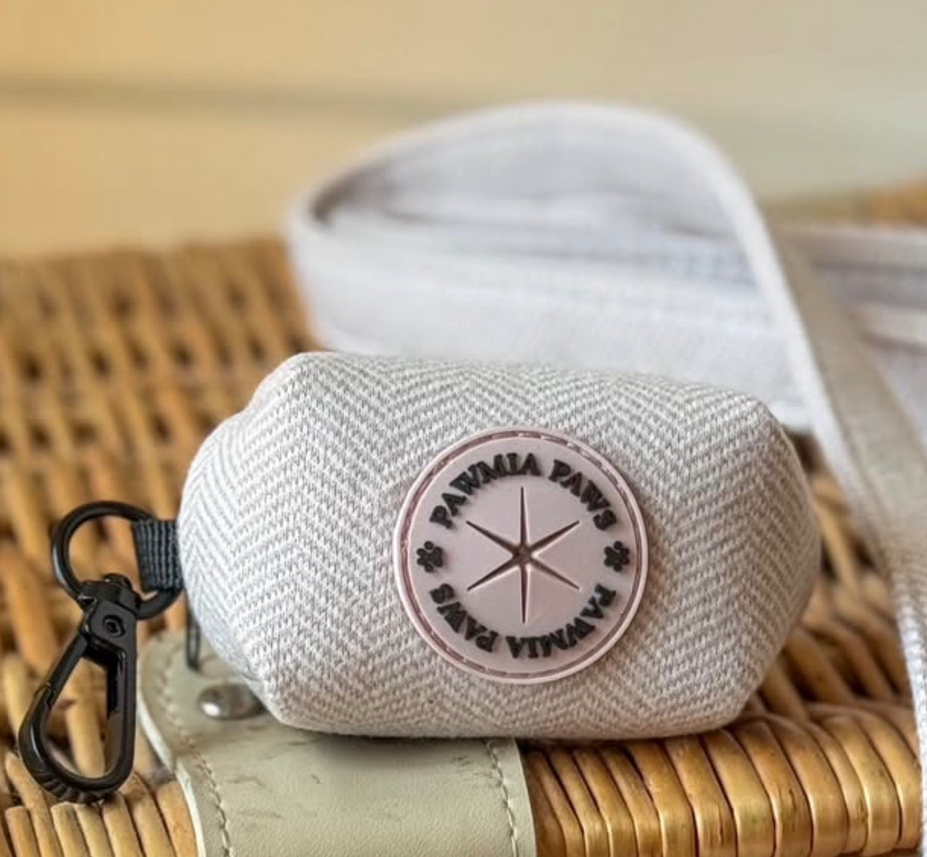 Aurora Rose Waste Bag Holder