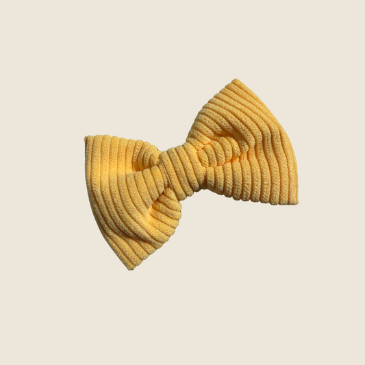 Custard Cream Bow